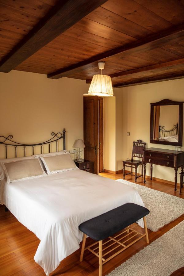 Maison d'hôtes Lugar Del Rio à Couzadoiro Extérieur photo