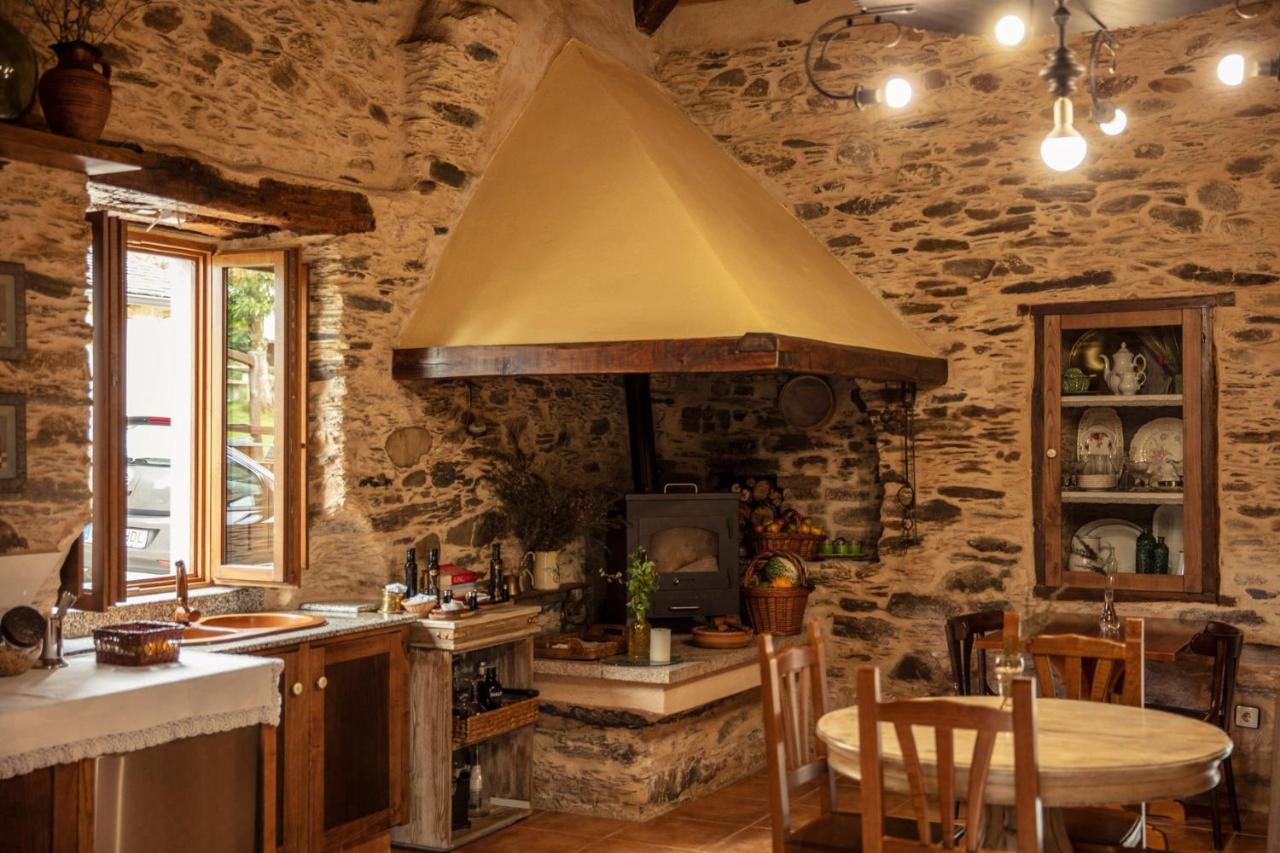 Maison d'hôtes Lugar Del Rio à Couzadoiro Extérieur photo